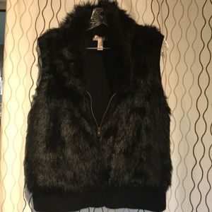 Black faux fur  vest